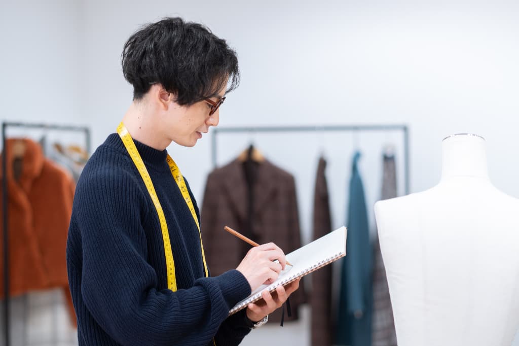 全国展開小売企業：企業内教育体系構築・評価制度改定・本部と現場の能力格差是正